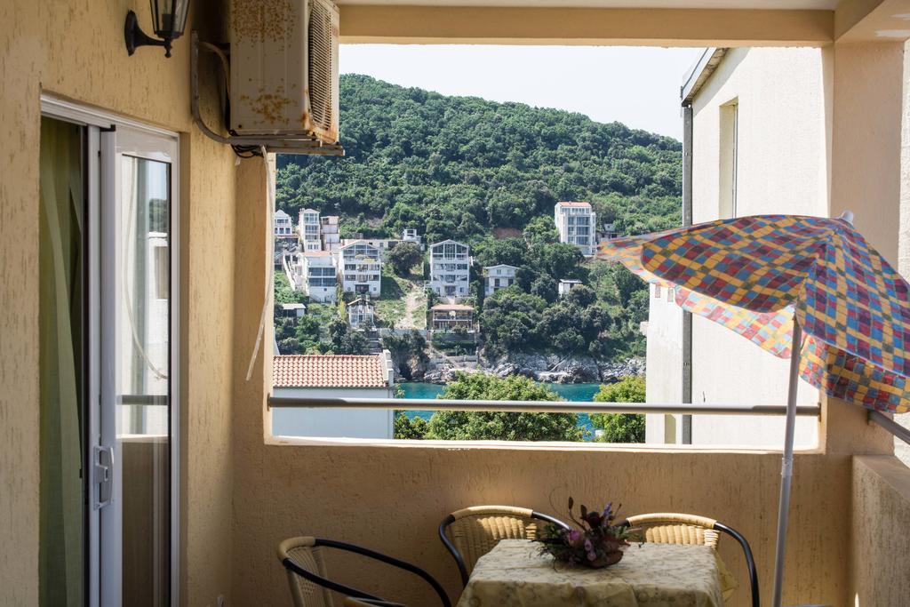 Apartments And Studios Anicic อัตเจฮะห์ ภายนอก รูปภาพ